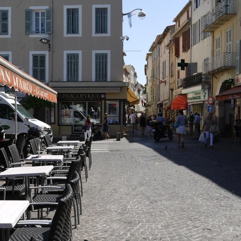 Vieille Ville 1 - Luca's Apartment, 1 bedroom, max 2 adults and 2 kids - Appartement 1 Chambre - 63