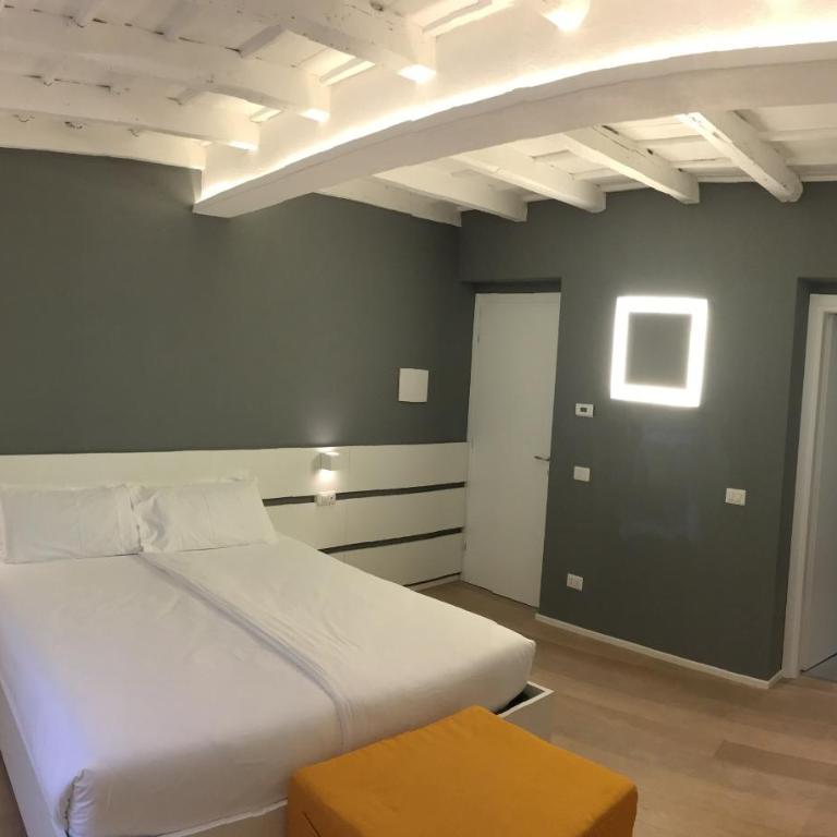 Como Luxury Rooms - Large Double or Twin Room - 10
