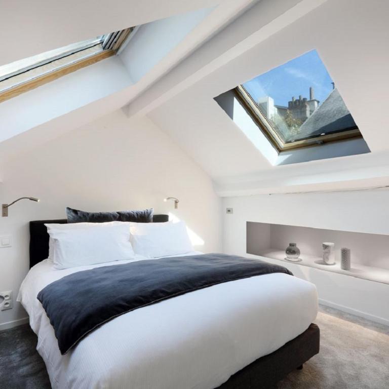 Petit Hôtel Confidentiel - Duplex Suite with Balneo - 3