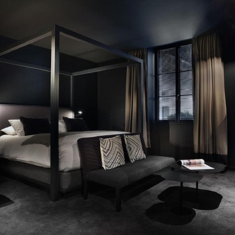 Petit Hôtel Confidentiel - Black Infinite Room - 1