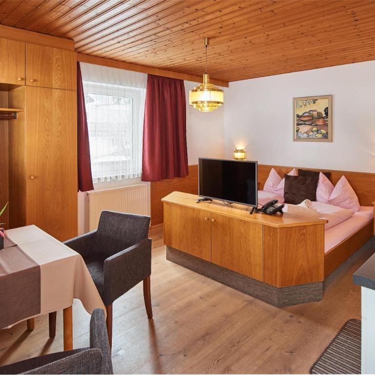 Apartments Neue Post - Studio - 6
