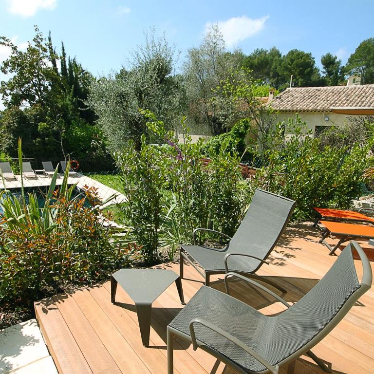 Hôtel du Clos - Chambre Double - Vue sur Piscine - 1