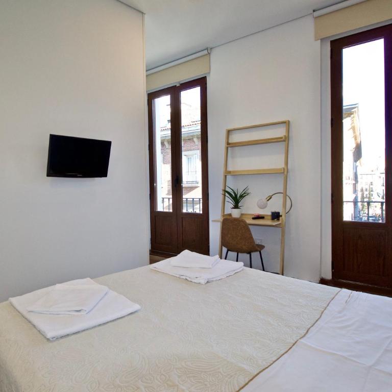 The Bridge Huertas - Hostal - Superior Double Room - 1
