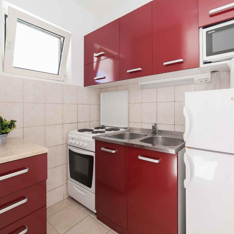 Maki Apartments - Plavi Horizonti Beach - Porodični Studio sa Terasom - 1