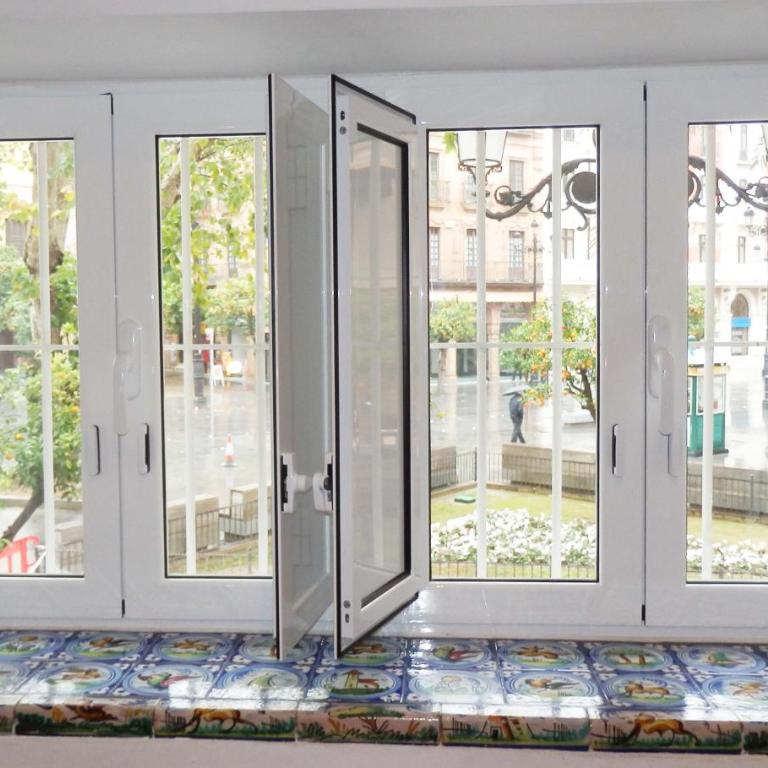Apartamentos Edificio Constitución - Estudio Económico (2 adultos) - Calle Adolfo Rodríguez Jurado, 8 - 4