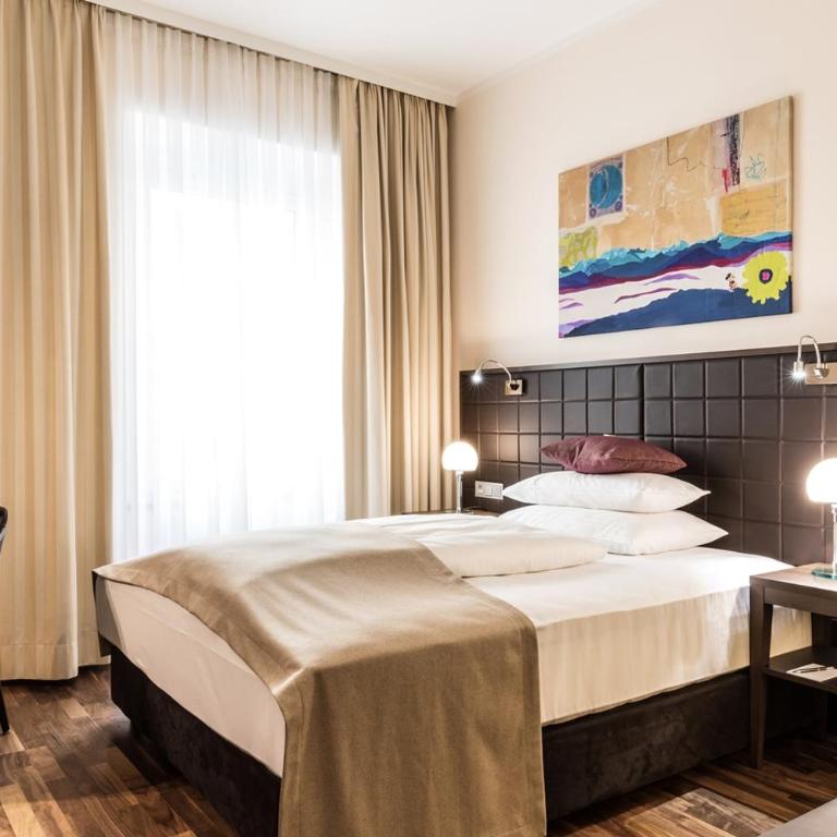 Hotel Sandwirth - Zimmer mit Queensize-Bett - 2