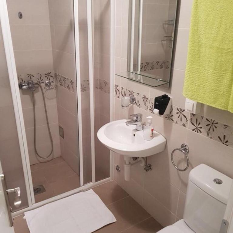 Holiday Wing Apartment 2 - Apartman - 10