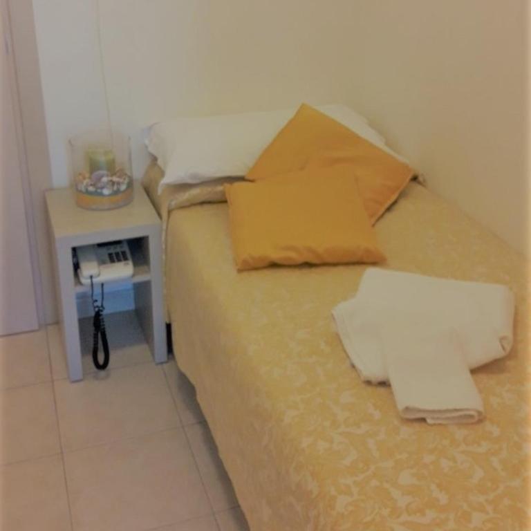Hotel Venus - Single Room with Balcony - 2