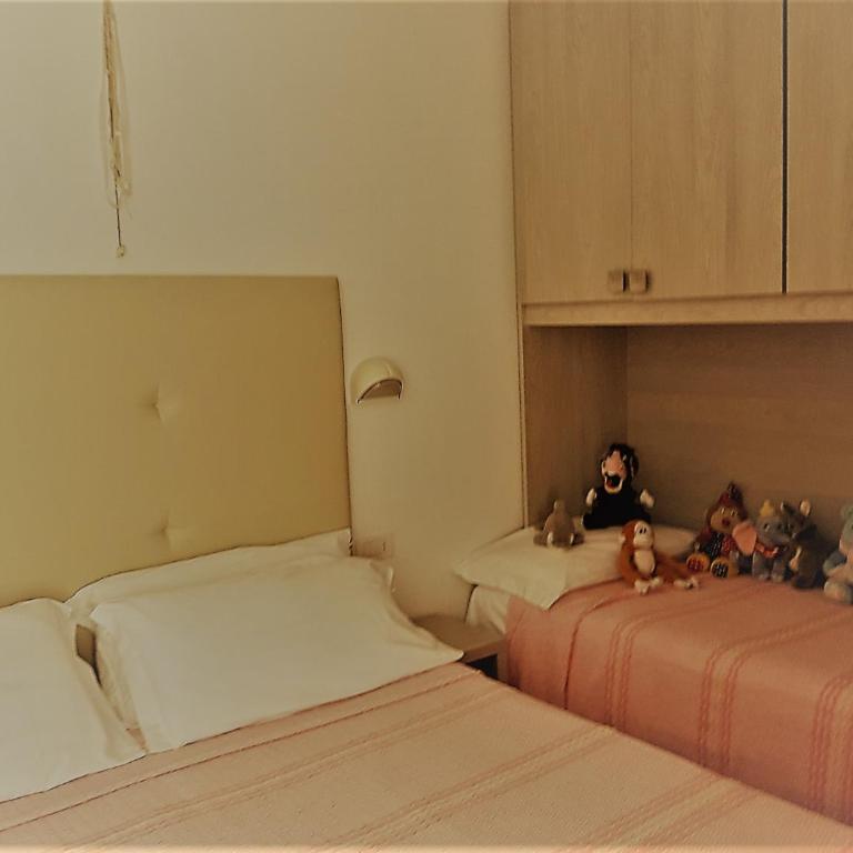 Hotel Venus - Triple Room with Balcony - 2