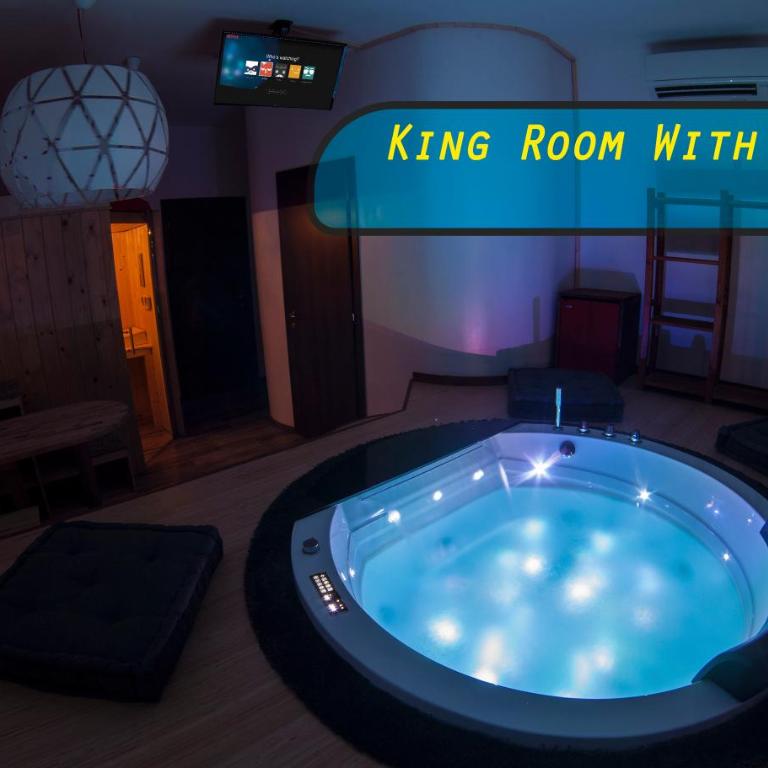 4Roomz - Camera King con Vasca Idromassaggio - Su 2 Livelli - 3