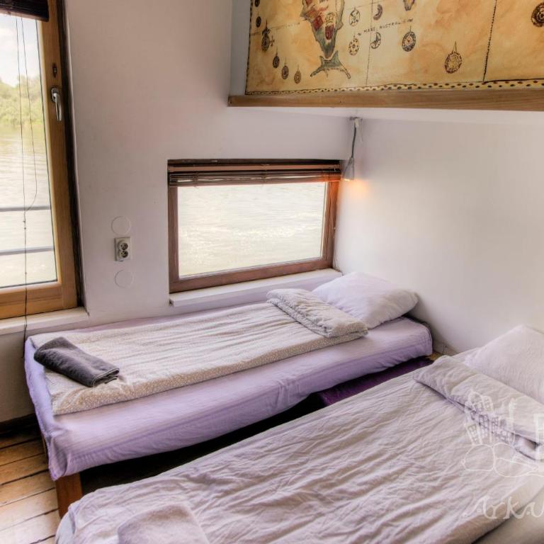 ArkaBarka Floating Hostel - Dvokrevetna soba sa bračnim krevetom ili dva zasebna kreveta - Dunavski Duh - 5