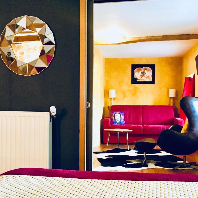 Chambre d'Hôtes La Grange des Ecrins - Suite - Vue sur Piscine - 6