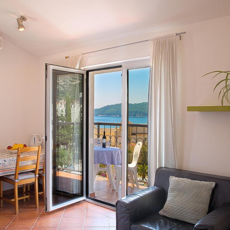 Apartments Bloom Bečići - Apartment with Sea View - 12