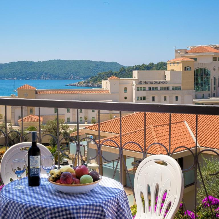 Apartments Bloom Bečići - Apartment with Sea View - 13