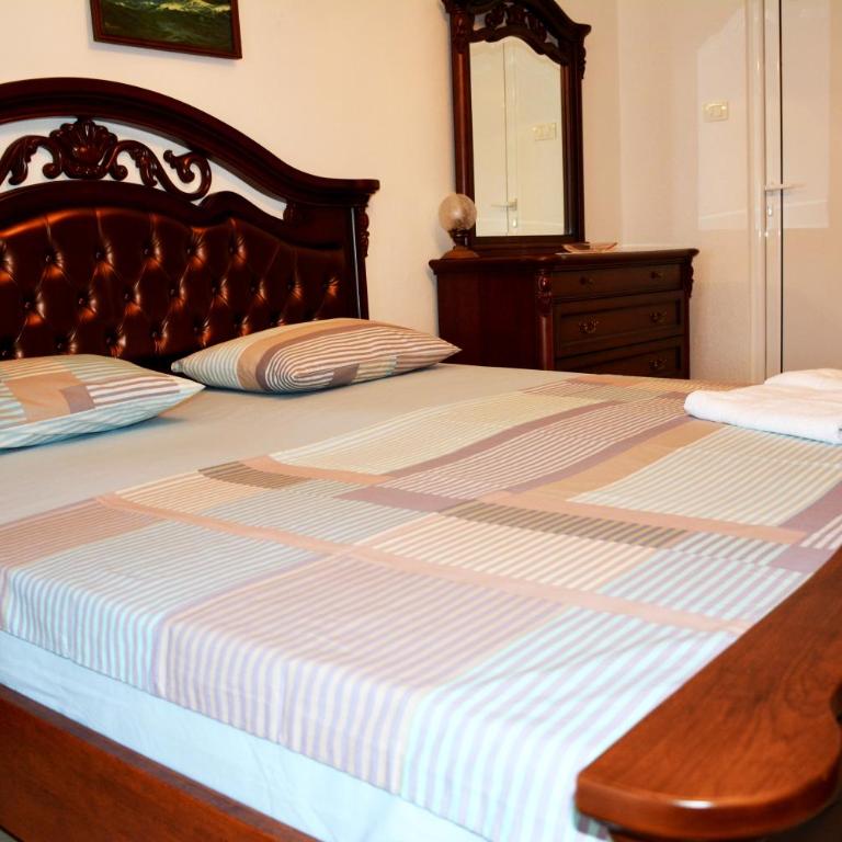 Villa Marinero - Two-Bedroom Apartment - 13