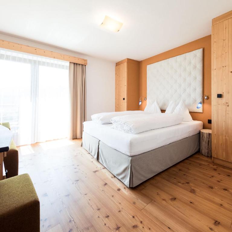 Dolomitenblick alps boutique hotel - Habitación Doble Estándar con balcón y vistas a la montaña - 4