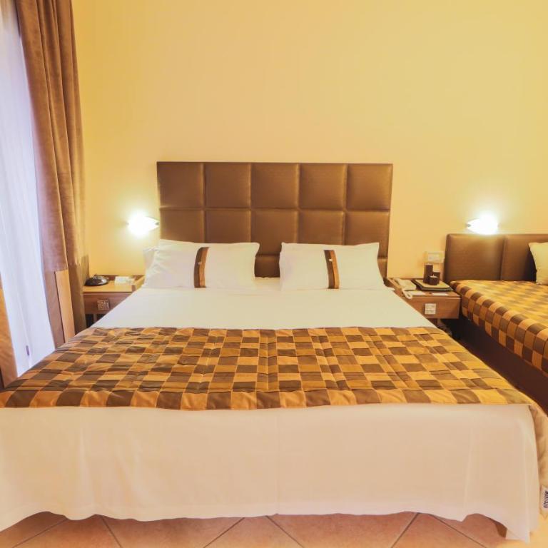 Best Western Hotel Libertà - Camera Classic con Letto King-Size e Letto Singolo - 2