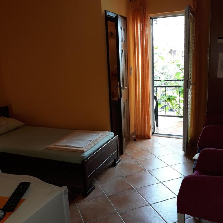 Guesthouse Djacic - Dvokrevetna Soba sa Zasebnim Krevetima i Balkonom - 15