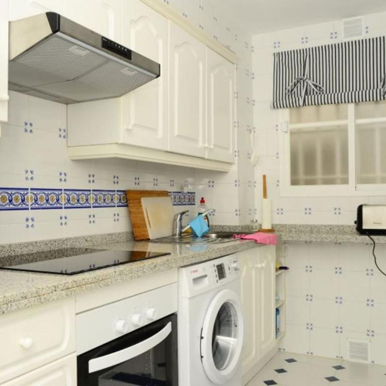 Nice apartment in Fuentes de Nerja - Apartamento - 12