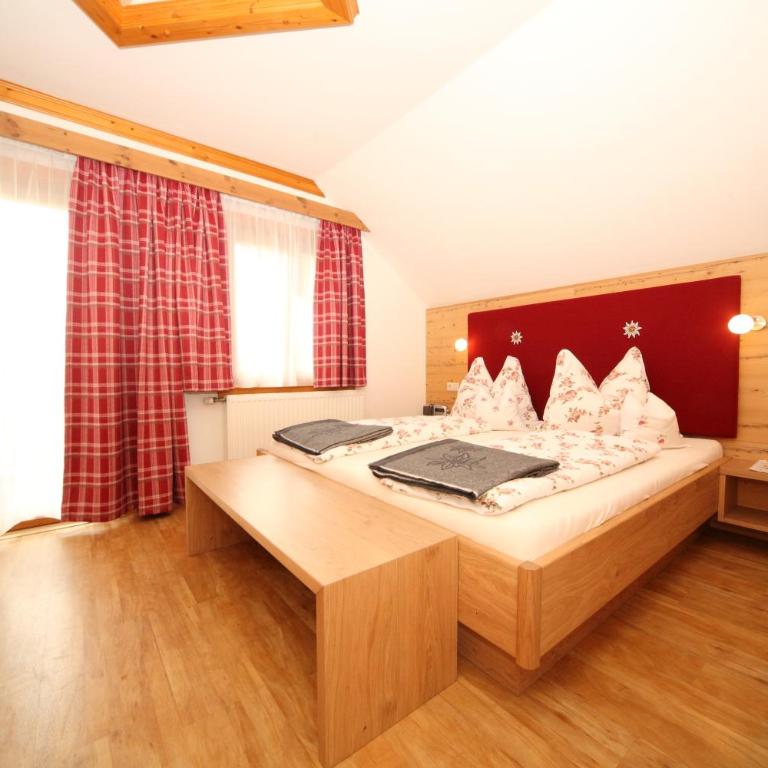 Pension-Greimelbacherhof - Doppelzimmer mit Balkon - 6
