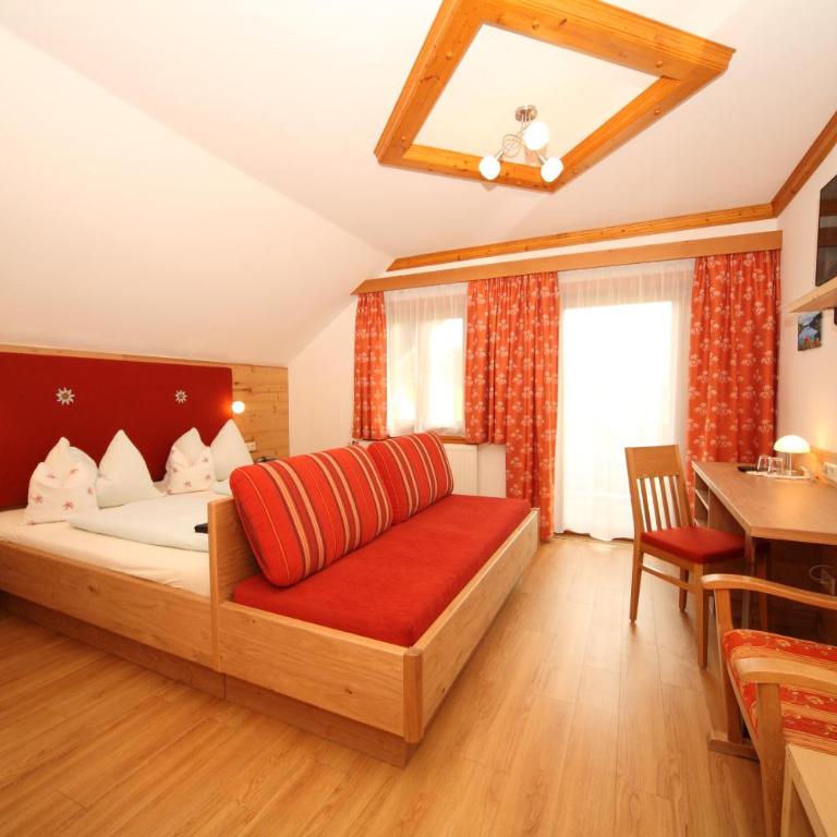 Pension-Greimelbacherhof - Doppelzimmer mit Balkon - 7