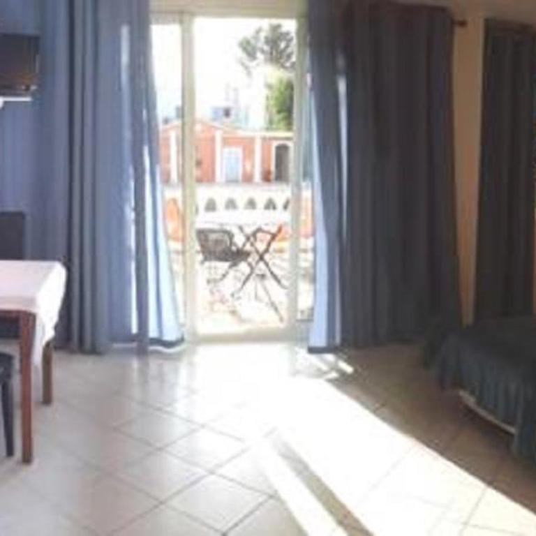 Chambre d'hôtes La Potinière - Chambre Lits Jumeaux - Vue sur Piscine - 10
