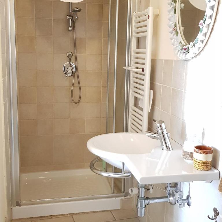 Buonanotte Margherita - Double or Twin Room with Private Bathroom - 4