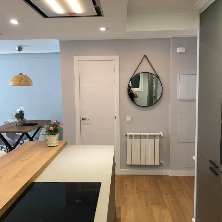 Apt Moderno céntrico y soleado - Apartamento - 9
