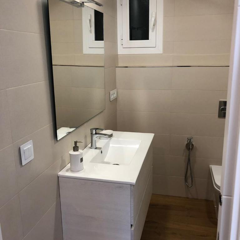 Apt Moderno céntrico y soleado - Apartamento - 21