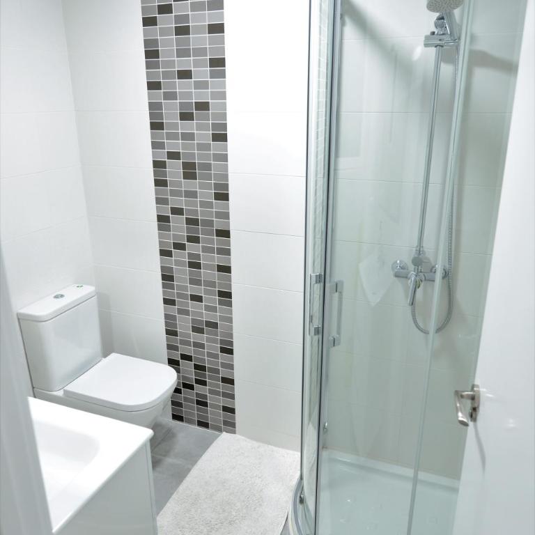 Attractive City Center Apartment - Three-Bedroom Apartment - 10