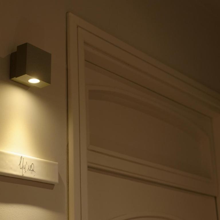 B&B Questa casa non e'un albergo - Family Room with Private Bathroom - 12