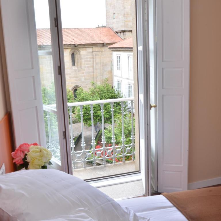 Hotel Montes - Triple Room - 4