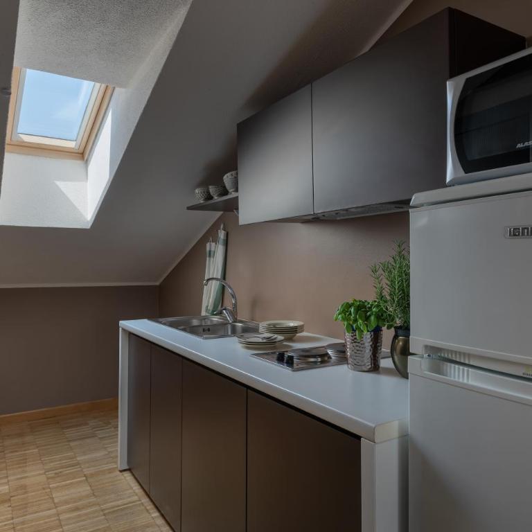 Vialeromadodici Rooms & Apartments - Appartamento con Terrazza - 10