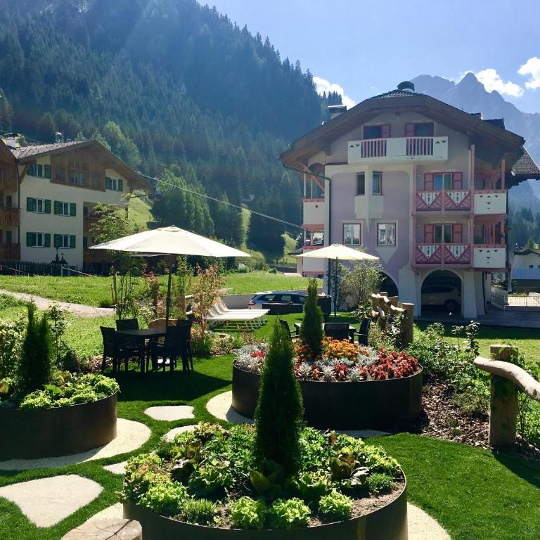 B&B Family Accommodation Canazei BIKE FRIENDLY - Camera Familiare con Bagno Privato - Seminterrato - 6