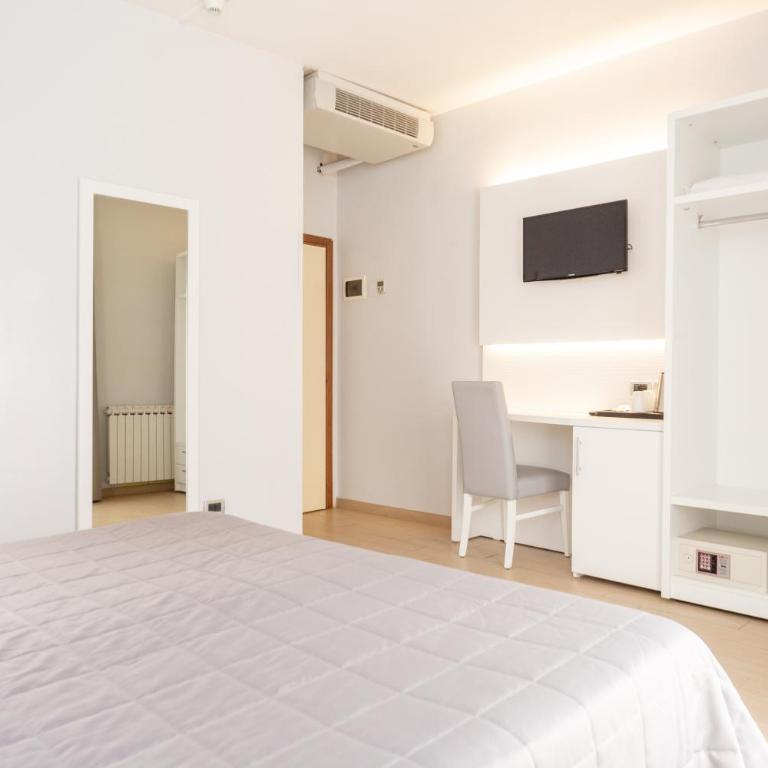 Hotel University - Double Room - 9