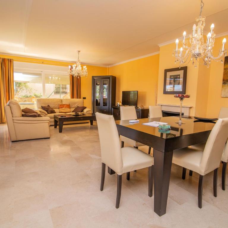 "Ample Villa at Benalmádena Coast" - Villa - 4