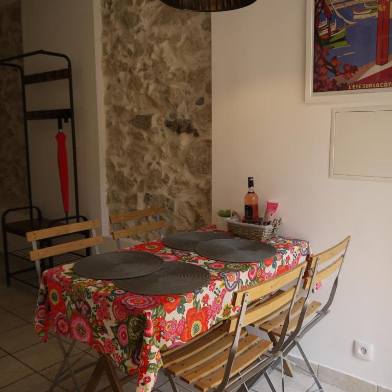 Vieille Ville 2 - La Petite Maison à Safranier, 2 bedrooms, max 4 adults and 2 kids - Maisonnette - 7