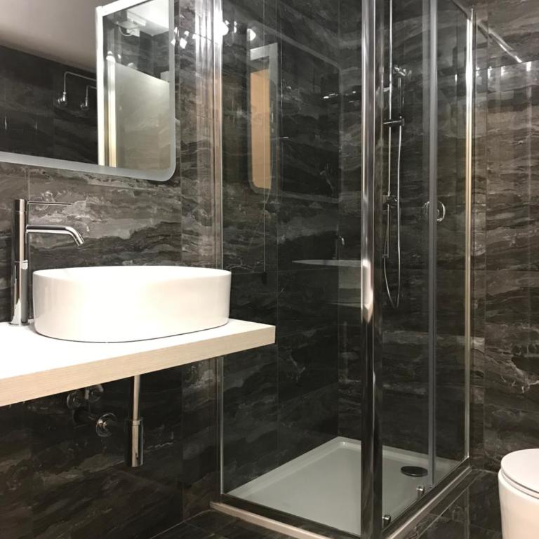 Loft Sirmione - Appartamento con Vista Lago Parziale - 20