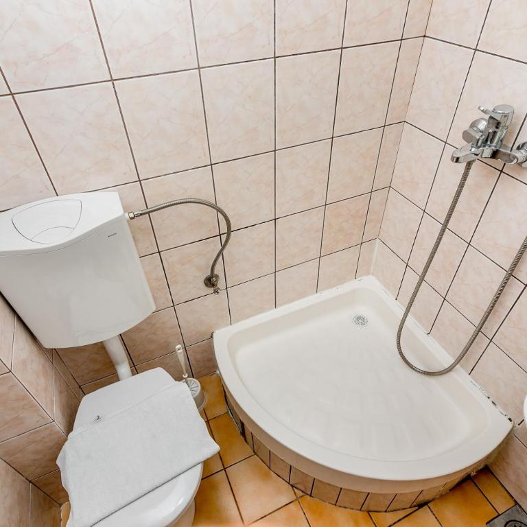 Apartments Maslina - Studio Apartment with Sea View - 3