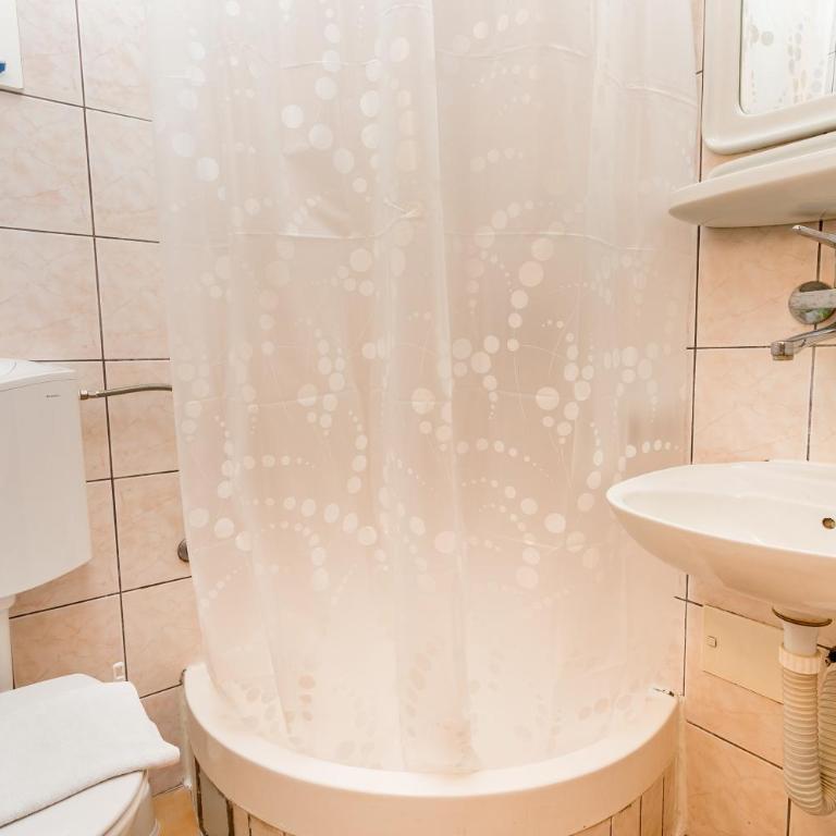 Apartments Maslina - Studio Apartment with Sea View - 1