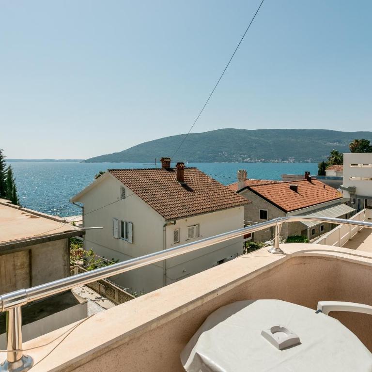 Apartments Maslina - Studio Apartment with Sea View - 7
