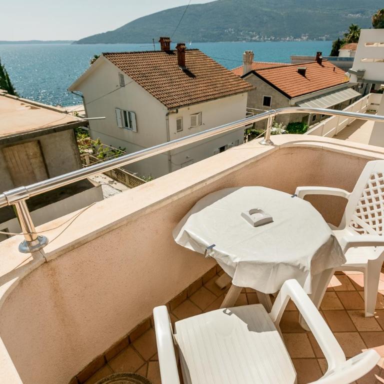 Apartments Maslina - Studio Apartment with Sea View - 8