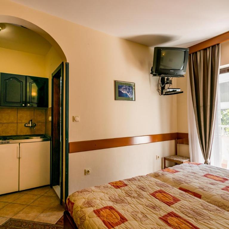 Apartments Maslina - Studio with Balcony - 6