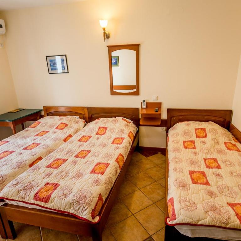 Apartments Maslina - Studio with Balcony - 11