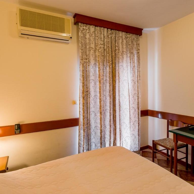 Apartments Maslina - Studio Apartment with Sea View - 3