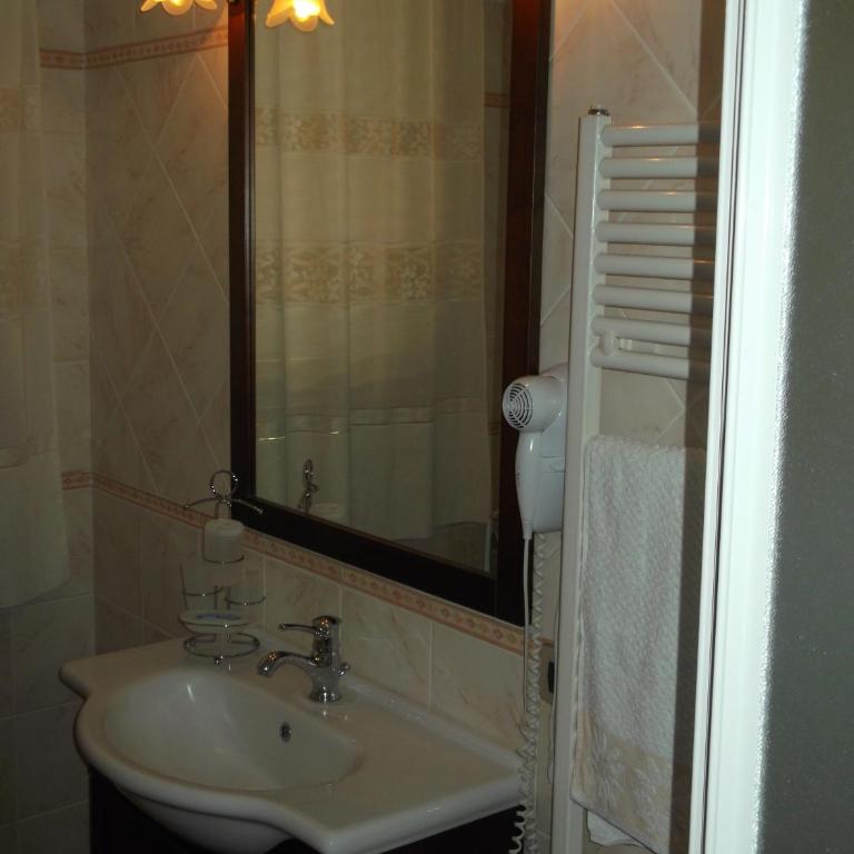 B&B Il Girasole - Rooms & House in country - air conditioned - 1500 meters from historic center - Camera Matrimoniale - 8