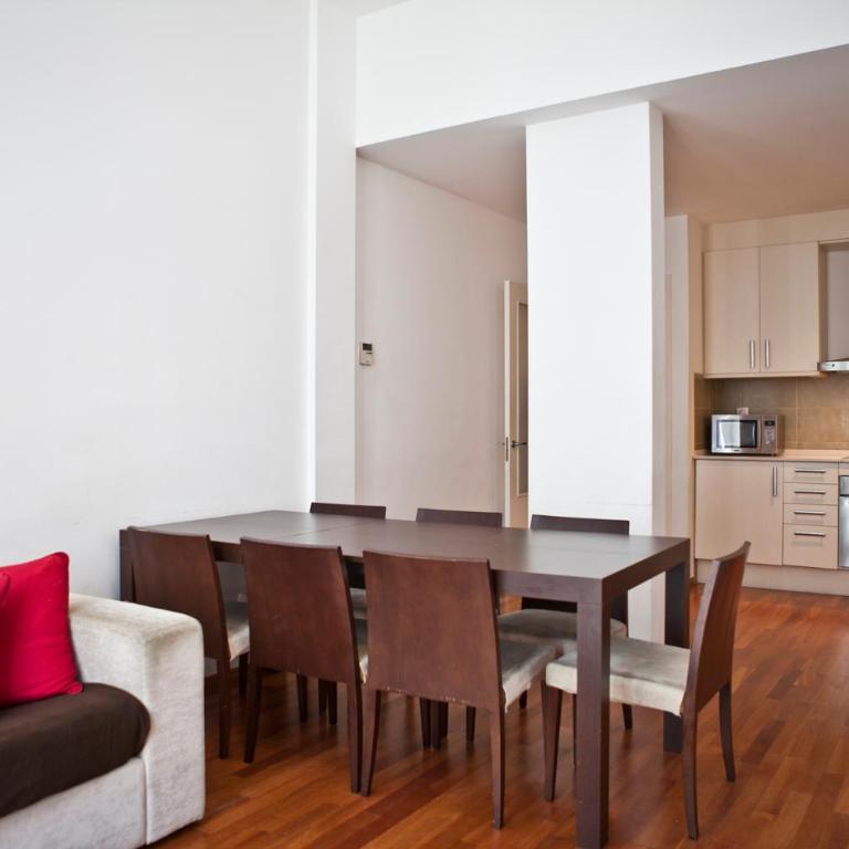 Fewdays Barcelona Apartments - Superior Three-Bedroom Apartment with balcony - Balmes, 8 - 16