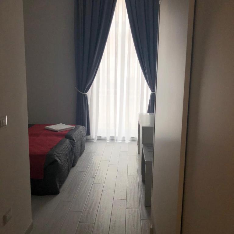 Chiaia Guest House - Camera Doppia con Letti Singoli - 16