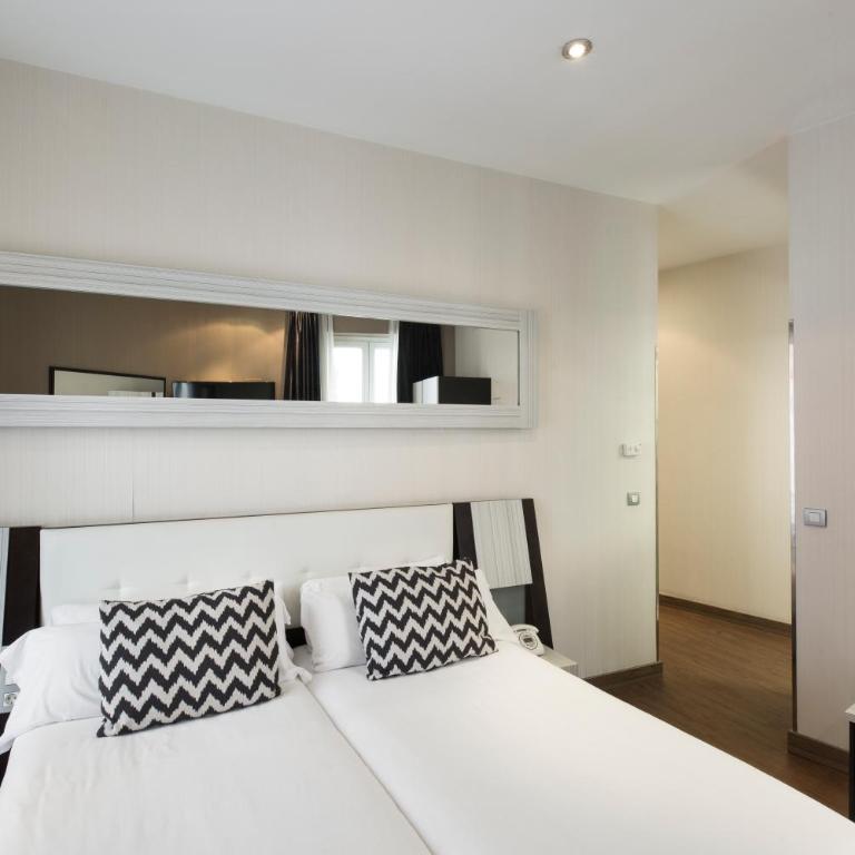 Petit Palace Triball - Double or Twin Room - 3