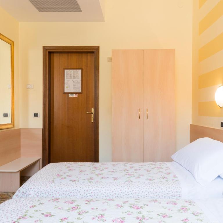 Albergo Trento - Camera Matrimoniale/Doppia con Letti Singoli - 3